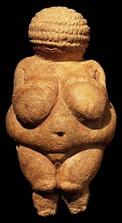 Die Venus von Willendorf, Fruchtbarkeitssymbol, prähistorische Skulptur, 30000-25000 v. Chr. (Vorderansicht) von Unbekannt Unbekannt